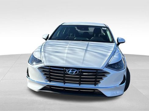 Used 2023 Hyundai Sonata SE image 2