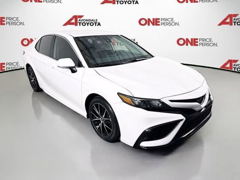 Certified 2023 Toyota Camry SE image 1