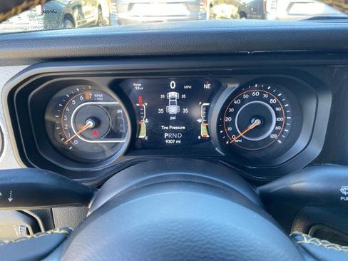 Used 2024 Jeep Gladiator Sport image 14