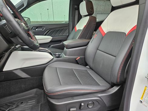 Used 2024 GMC Canyon AT4X AWD/4WD image 15