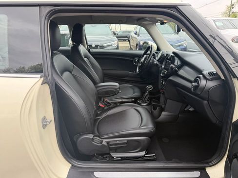Used 2018 MINI Cooper 2-Door Hardtop FWD image 22