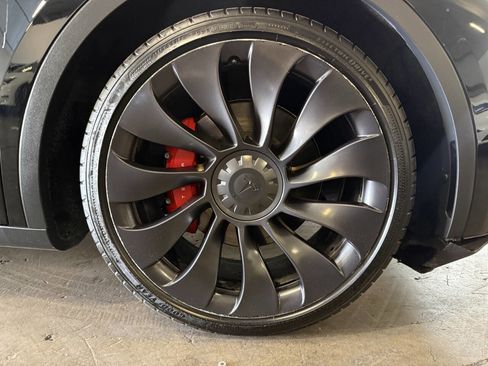 Used 2024 Tesla Model Y Performance AWD/4WD image 29
