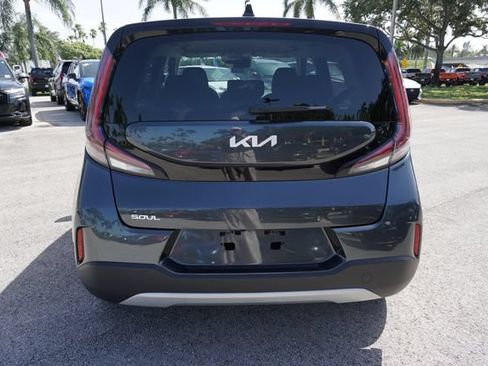 Used 2025 Kia Soul LX w/ LX Technology Package FWD image 24