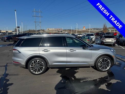 Used 2022 Lincoln Aviator Reserve w/ Equipment Group 201A image 8