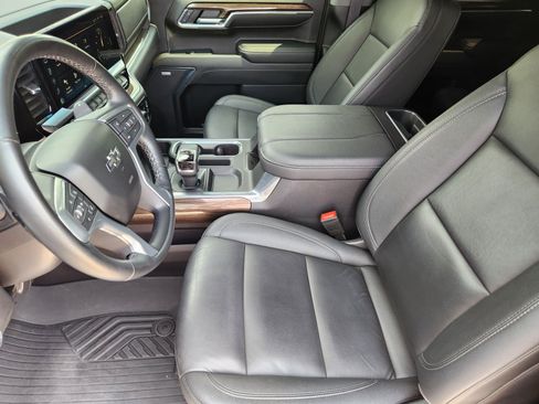 Used 2024 Chevrolet Silverado 1500 LT Trail Boss w/ LT Trail Boss Premium Package AWD/4WD image 10