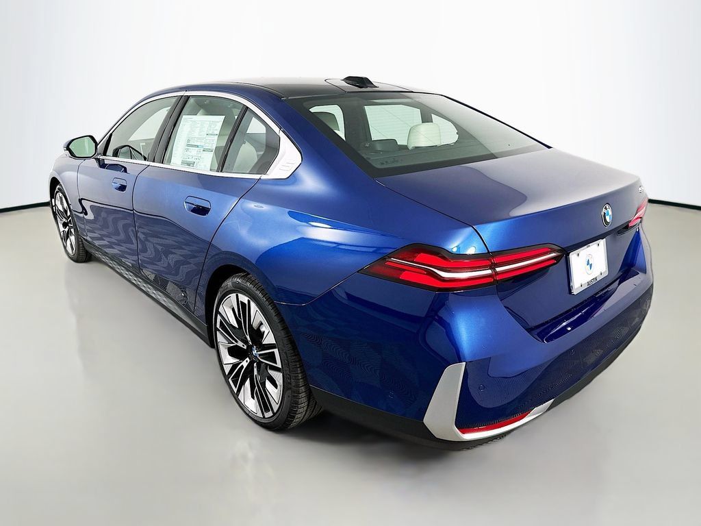 Used 2026 BMW 530i w/ Executive Package RWD image 7