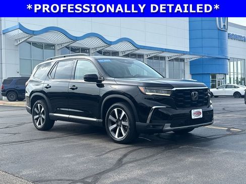 Certified 2023 Honda Pilot Touring image 3