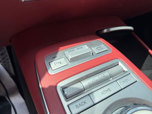 Used 2025 Genesis GV70 3.5T Sport AWD/4WD image 28