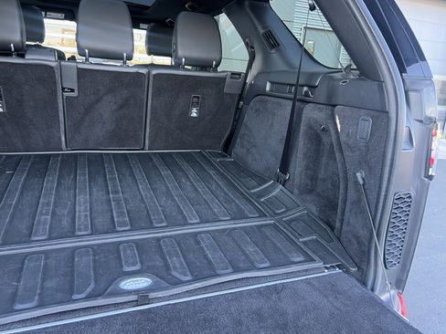 Certified 2020 Land Rover Discovery Landmark image 41