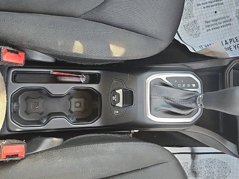 Certified 2019 Jeep Renegade Latitude image 31