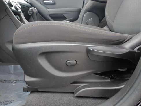 Used 2020 Chevrolet Trax LS w/ Tint and Cruise Package image 28