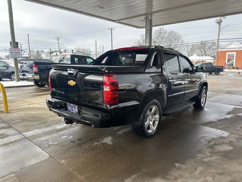 Used 2013 Chevrolet Avalanche LTZ image 5