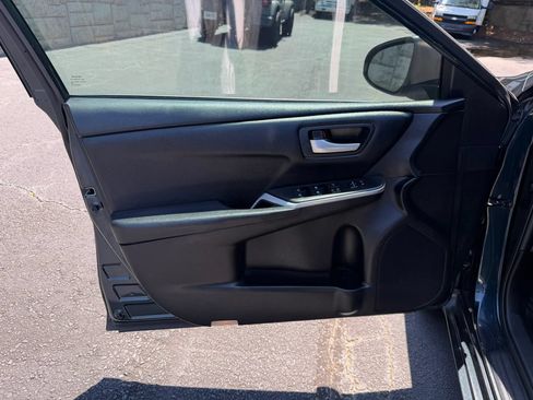 Used 2017 Toyota Camry LE FWD image 28