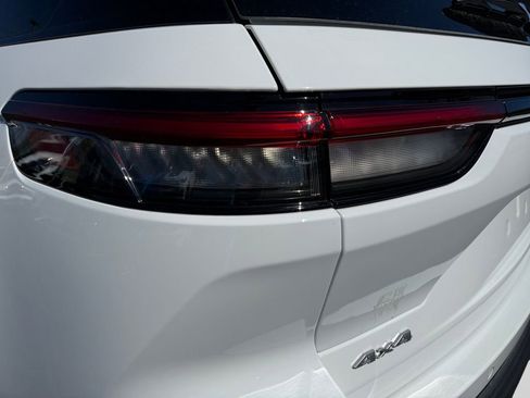 Used 2024 Jeep Grand Cherokee Limited image 21