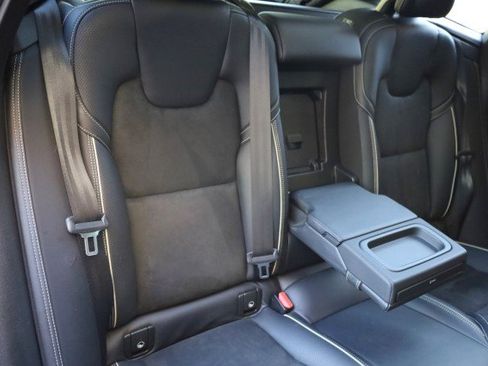 Used 2019 Volvo XC60 T6 R-Design w/ Protection Package Premier AWD/4WD image 39