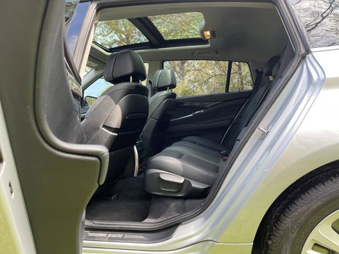 Used 2017 BMW 535i Gran Turismo image 36