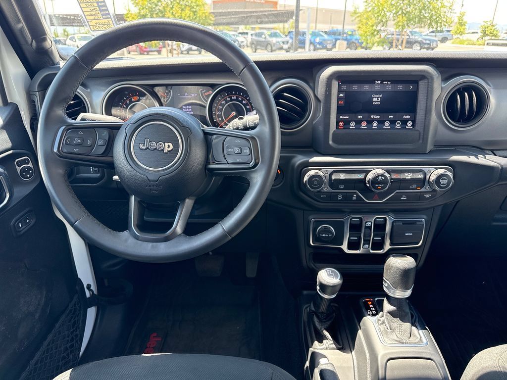 Used 2023 Jeep Wrangler Unlimited Sport AWD/4WD image 11