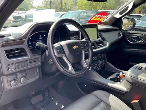 Used 2022 Chevrolet Suburban LT w/ Luxury Package image 14