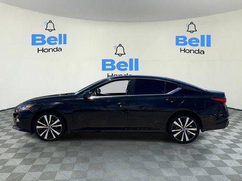 Used 2019 Nissan Altima 2.5 SR w/ SR Premium Package AWD/4WD image 2