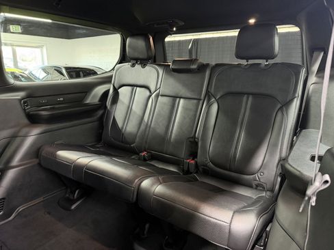 Used 2024 Jeep Wagoneer Series III image 23