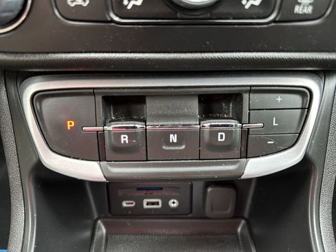 Used 2023 GMC Terrain SLT w/ Elevation Edition FWD image 16