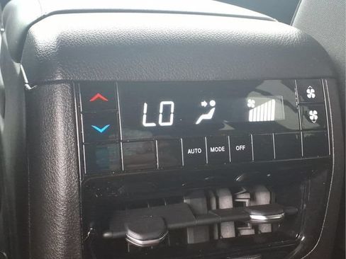 Used 2021 Jeep Grand Cherokee L Laredo AWD/4WD image 19