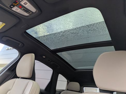 New 2026 Volvo XC60 B5 Plus w/ Climate Package image 14