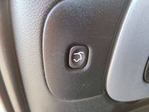 Used 2016 Jeep Cherokee Overland w/ Technology Group image 55