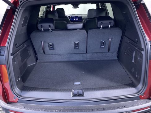 New 2025 Chevrolet Traverse LT w/ Midnight/Sport Edition image 14