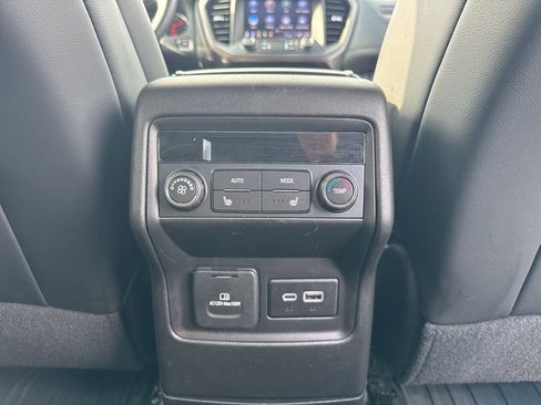 Used 2023 GMC Acadia AT4 w/ Technology Package AWD/4WD image 24