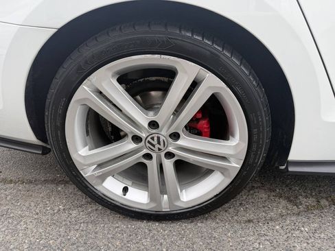Used 2017 Volkswagen Jetta GLI FWD image 12