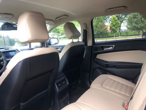 Used 2020 Ford Edge SEL w/ Convenience Package FWD image 6