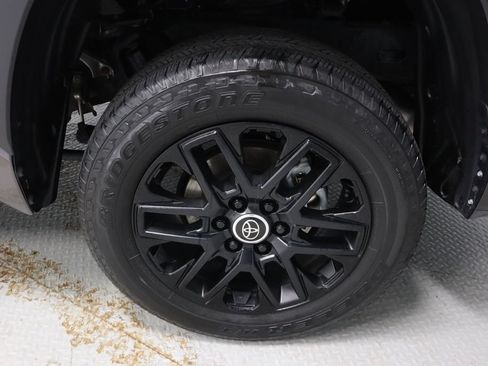 Used 2024 Toyota Tundra Limited AWD/4WD image 21