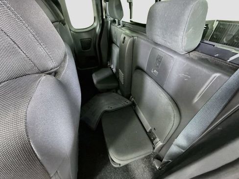 Used 2024 Nissan Frontier SV w/ SV Convenience Package RWD image 23