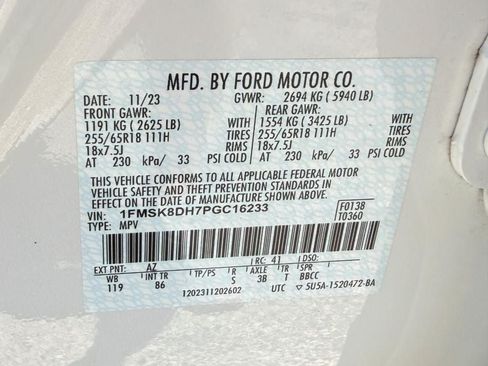 Used 2023 Ford Explorer XLT AWD/4WD image 23