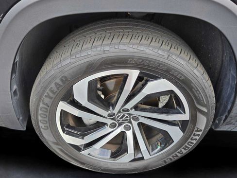 Used 2023 Volkswagen Atlas SEL AWD/4WD image 9