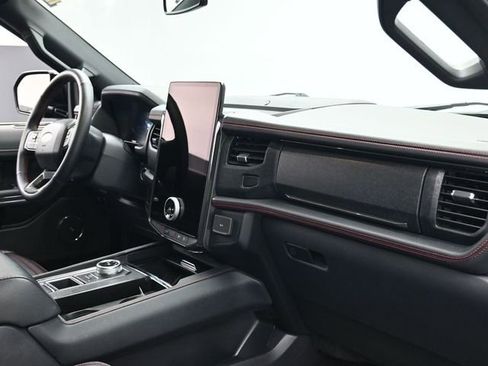 Certified 2024 Ford Expedition Limited image 30