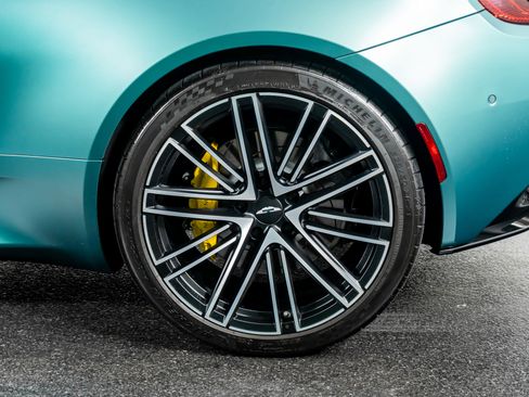 Used 2025 Aston Martin DB12 Convertible image 19