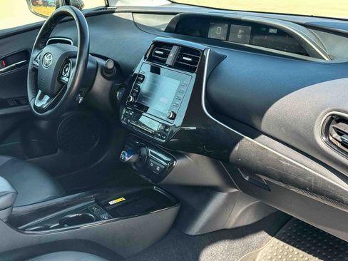 Used 2022 Toyota Prius AWD image 21
