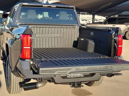 Used 2021 GMC Sierra 1500 Elevation w/ X31 Off-Road Package image 23