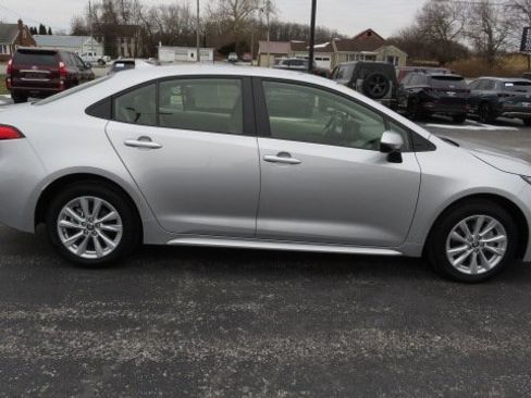 Used 2023 Toyota Corolla LE image 9