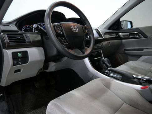Used 2016 Honda Accord EX image 12