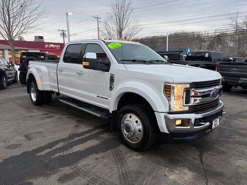 Used 2019 Ford F450 XLT w/ XLT Premium Package image 4