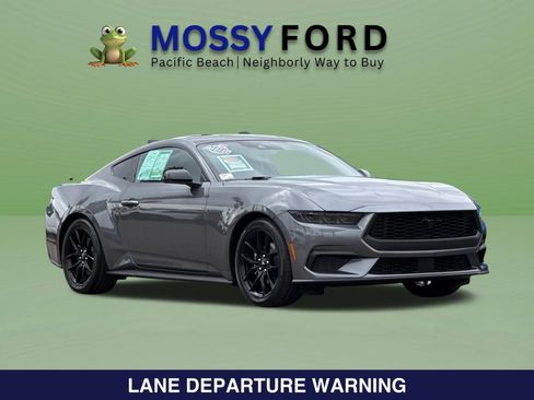 Used 2025 Ford Mustang Coupe RWD image 2