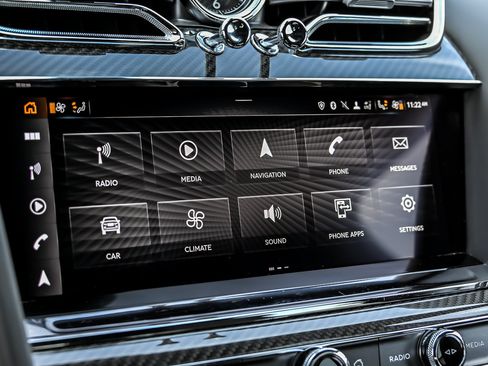 Certified 2022 Bentley Bentayga AWD/4WD image 35