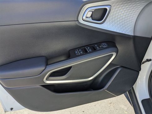 Used 2024 Kia Soul LX w/ Option Group 015 image 15