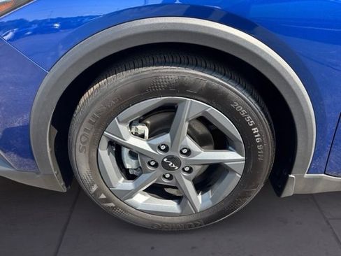 Certified 2025 Kia K4 FWD image 9