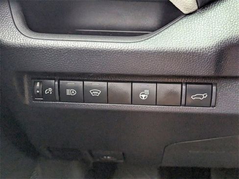 Used 2023 Toyota RAV4 XLE Premium image 31