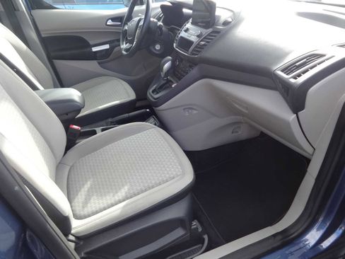 Used 2022 Ford Transit Connect XLT image 12