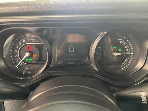 Used 2024 Jeep Wrangler Unlimited AWD/4WD image 21